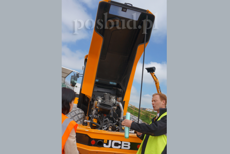 JCB020.png