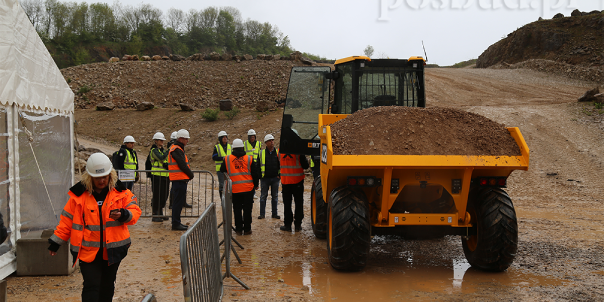jcb10.png