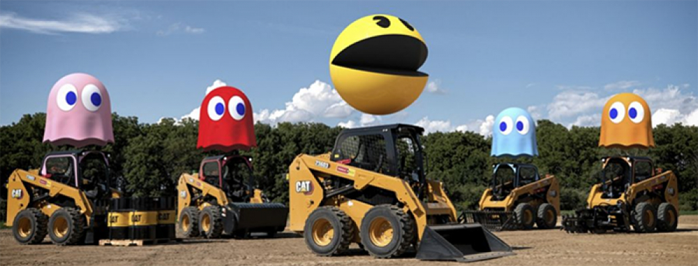 Caterpillar gra w PAC-MANa