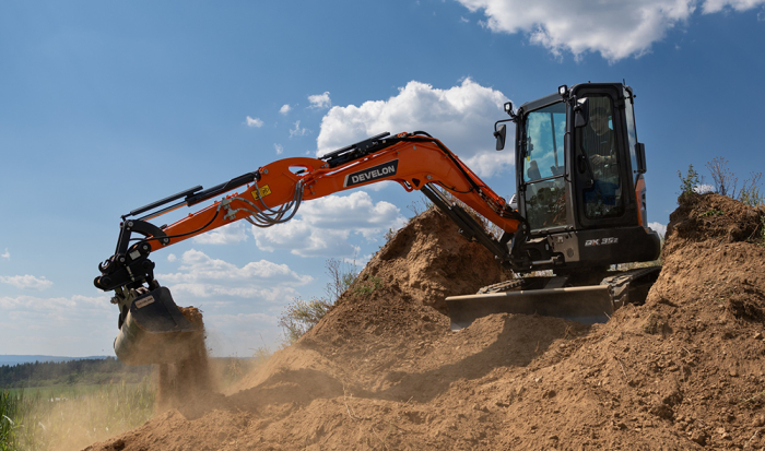 Minikoparka Develon DX35Z-7 &ndash; co ulepszono?