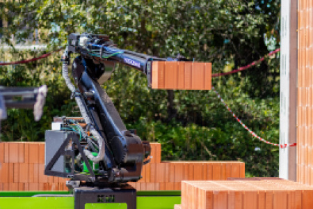 Pierwszy w Europie robot murujący